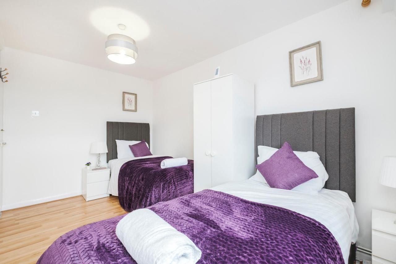 Spacious 3 Bed 1 Bath Hse W Guest Toilet W Parking Near Excel - E16 Londres Exterior foto