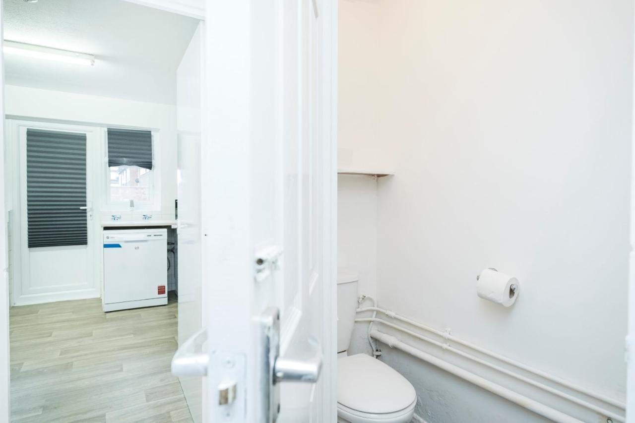 Spacious 3 Bed 1 Bath Hse W Guest Toilet W Parking Near Excel - E16 Londres Exterior foto