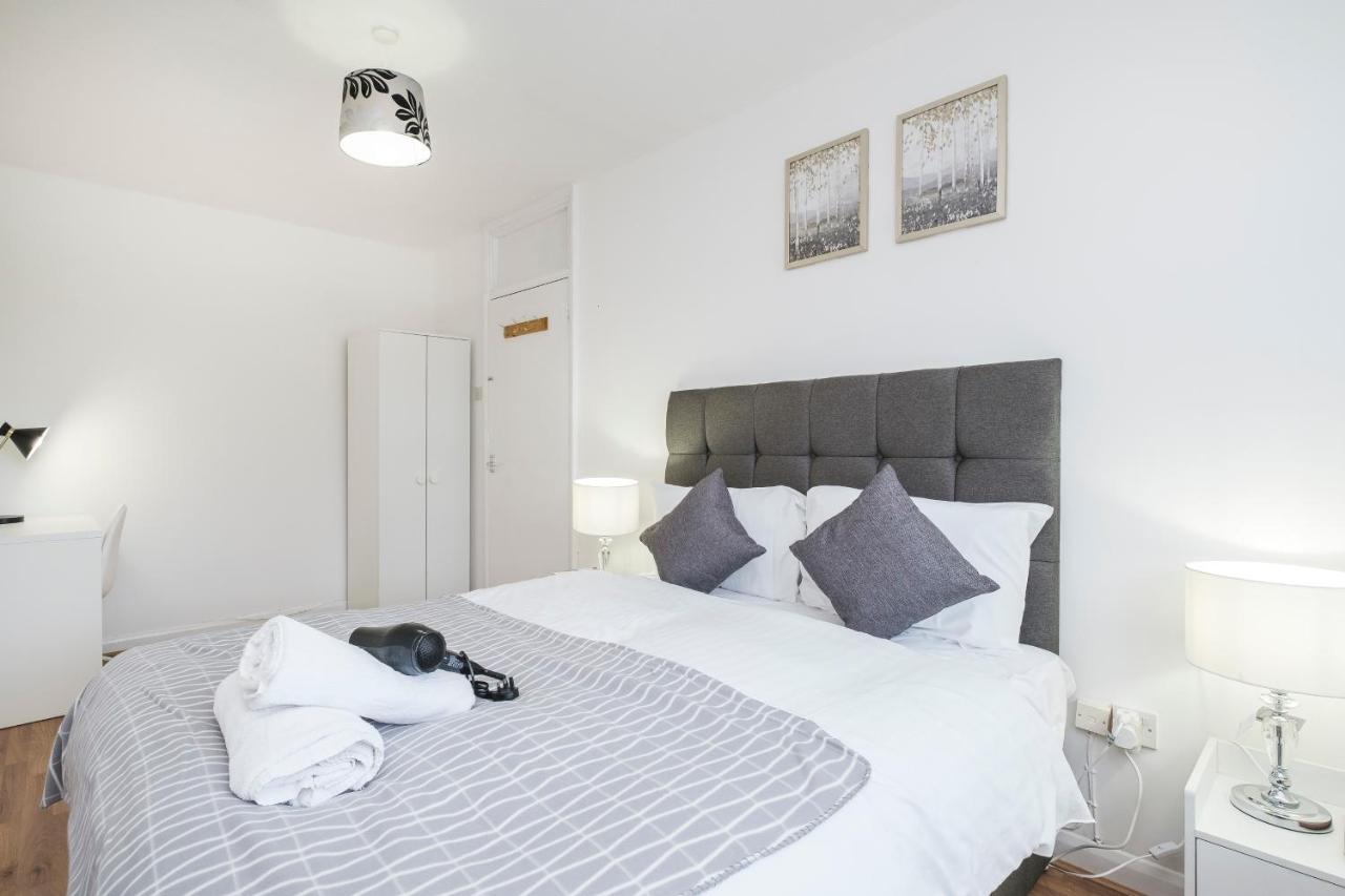 Spacious 3 Bed 1 Bath Hse W Guest Toilet W Parking Near Excel - E16 Londres Exterior foto
