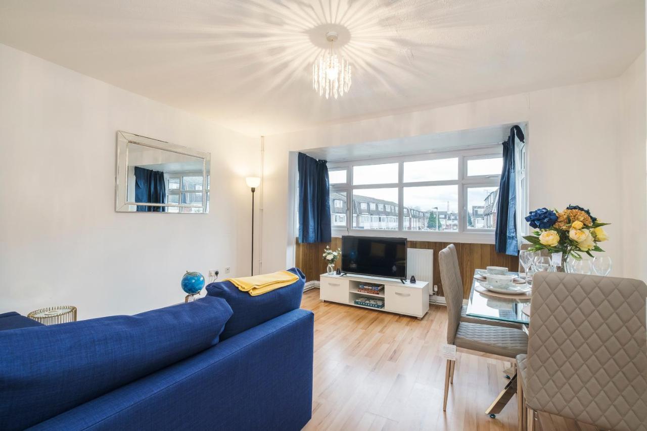 Spacious 3 Bed 1 Bath Hse W Guest Toilet W Parking Near Excel - E16 Londres Exterior foto