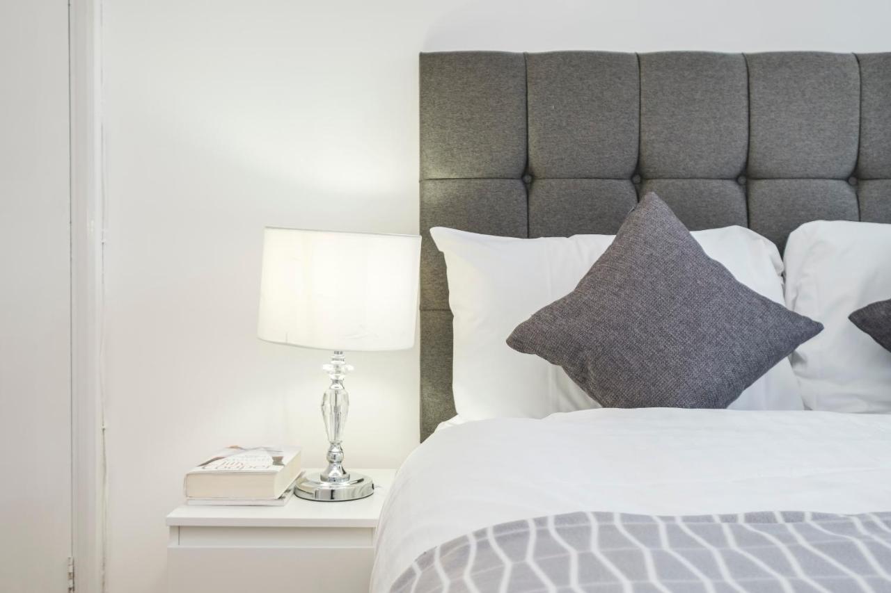 Spacious 3 Bed 1 Bath Hse W Guest Toilet W Parking Near Excel - E16 Londres Exterior foto