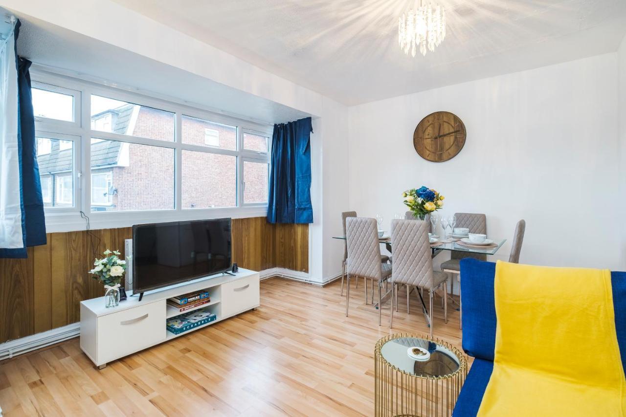 Spacious 3 Bed 1 Bath Hse W Guest Toilet W Parking Near Excel - E16 Londres Exterior foto