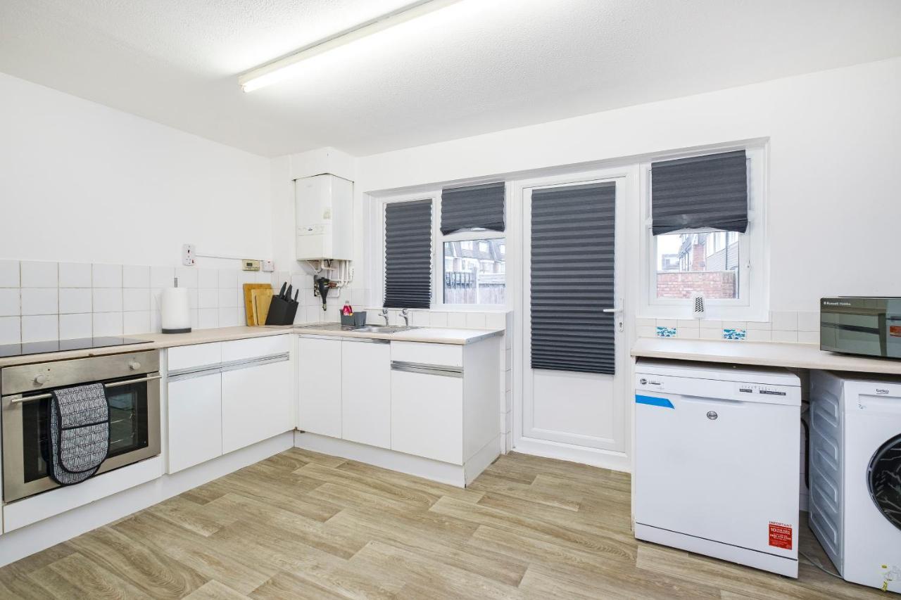 Spacious 3 Bed 1 Bath Hse W Guest Toilet W Parking Near Excel - E16 Londres Exterior foto